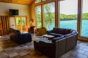 Anderson Lake Lodge Sleeps Up to 16 guests, five bedrooms plus loft bedroom.
